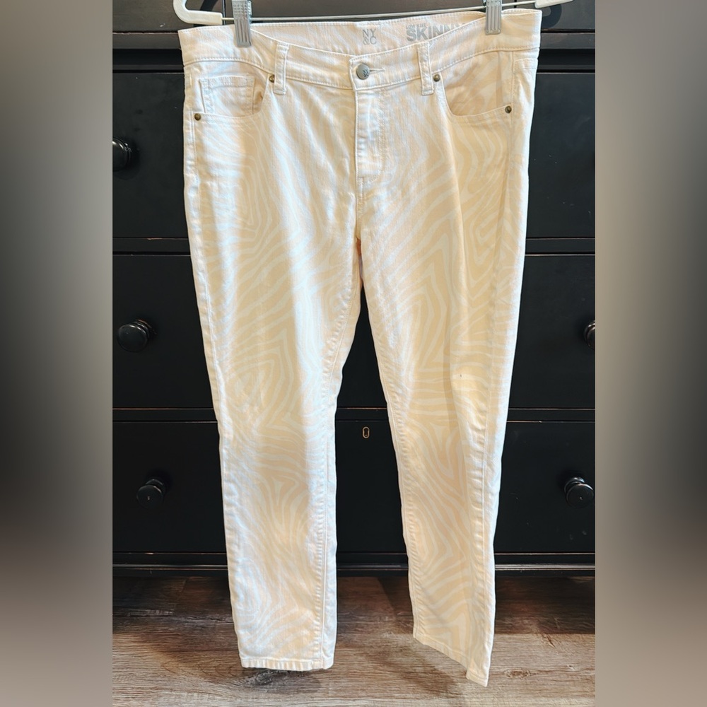 New York & Company Skinny and Low Rise Zebra Print Pants - Picture 5 of 13